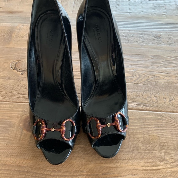 Authentic Gucci patent leather peep toe shoes - Picture 2 of 9